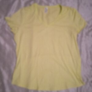 90 Degree By Reflex Light Yellow V-Neck Short Sleeve Tee SizeL